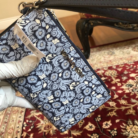 Michael kors double zip SmartPhone wallet wristlet - Picture 2 of 8